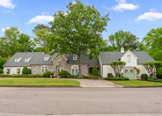 Property at 10040 National Club Dr, Collierville, TN 38017, 4 beds, 4.5 baths