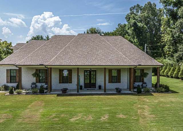 Property at 10019 Brunswick Rd, Atoka, TN 38004, 3 beds, 2.5 baths
