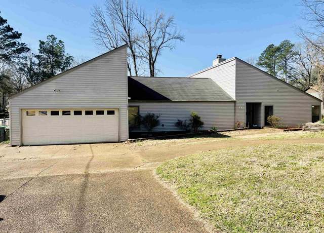 Property at 3953 Otter Dr, Memphis, TN 38128, 5 beds, 3 baths