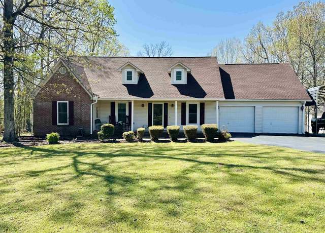 Property at 303 Countrywood Dr, Selmer, TN 38375-3280, 3 beds, 2 baths