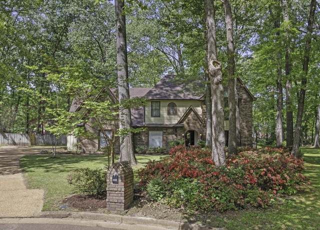 Property at 1031 W Tree Dr, Collierville, TN 38017, 4 beds, 2.5 baths