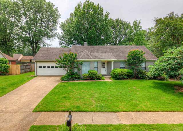 Property at 355 Ashley Dr, Collierville, TN 38017, 3 beds, 2 baths
