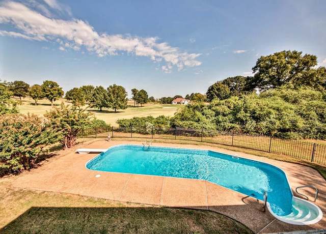 Property at 8749 N Abbotsbury Pl, Memphis, TN 38016, 4 beds, 3 baths