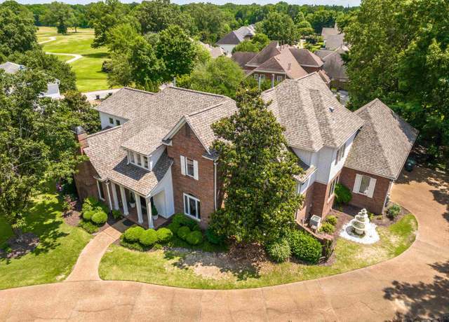 Property at 10025 Forest Oaks Cv, Collierville, TN 38017, 4 beds, 3.5 baths