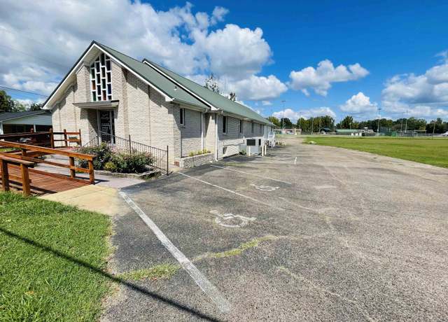 Property at 1145 Pinhook Dr, Savannah, TN 38372-2794, 2 baths