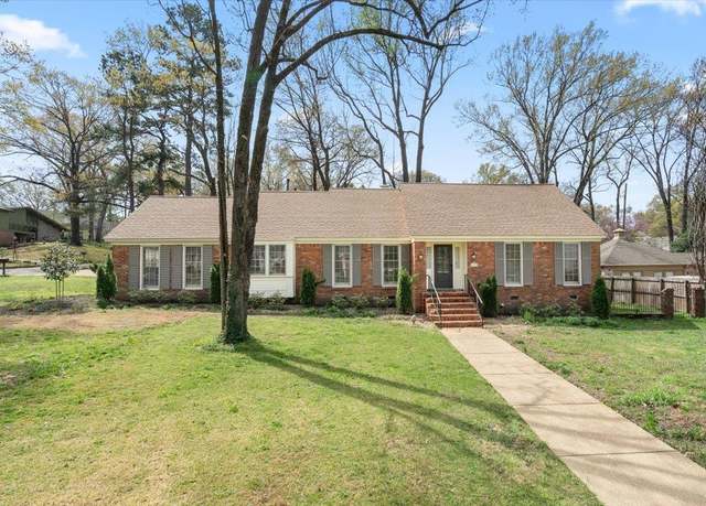 Property at 6915 Great Oaks Rd, Germantown, TN 38138, 4 beds, 2.5 baths