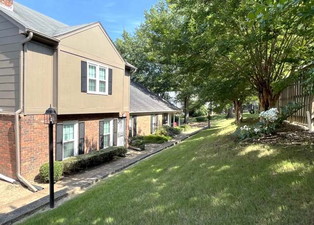 Property at 6960 Country Rd, Germantown, TN 38138, 3 beds, 2.5 baths