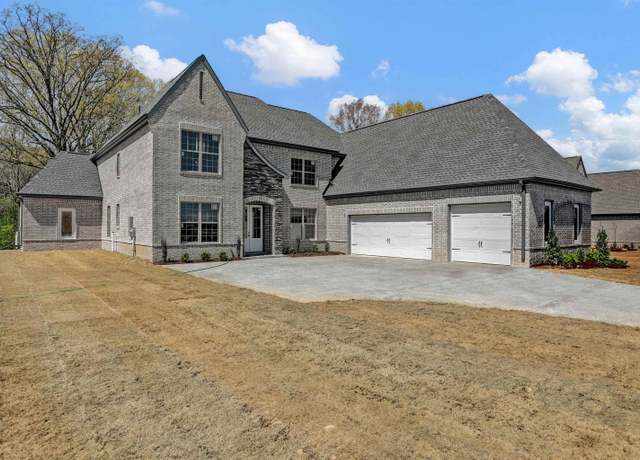 Property at 325 Wellington Cir S, Oakland, TN 38068, 6 beds, 4 baths