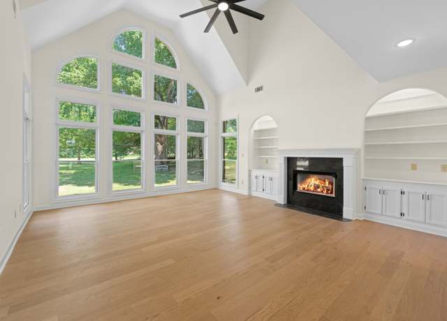 Property at 5035 Saint Andrews Cv, Olive Branch, MS 38654, 5 beds, 3.5 baths