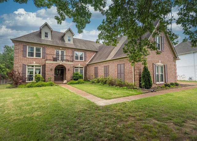 Property at 1796 Campden Dr, Collierville, TN 38017, 5 beds, 3.5 baths