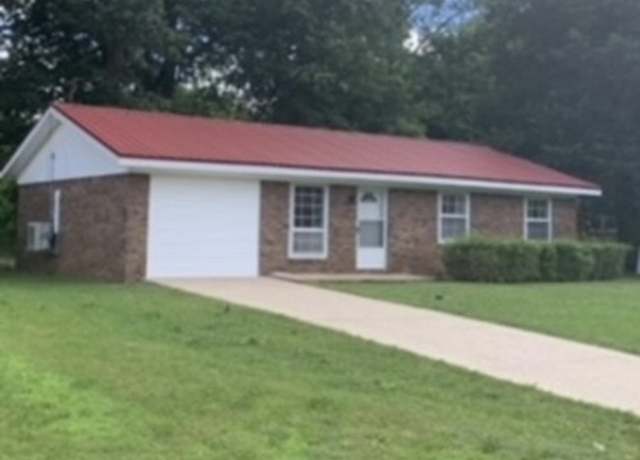 Property at 275 Walnut St, Savannah, TN 38372, 3 beds, 1.5 baths