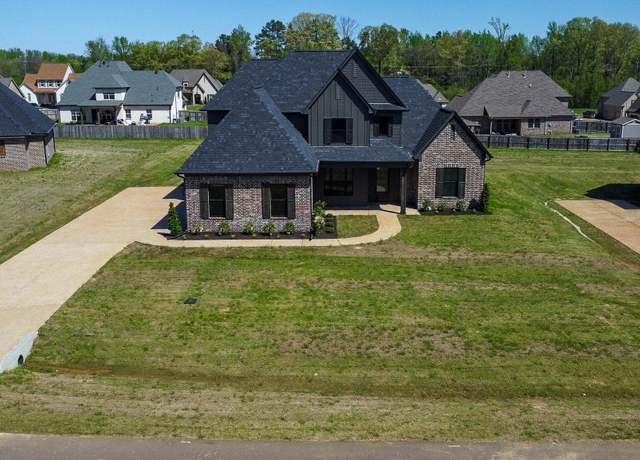 Property at 4172 Brooke Dr, Nesbit, MS 38651, 4 beds, 3 baths