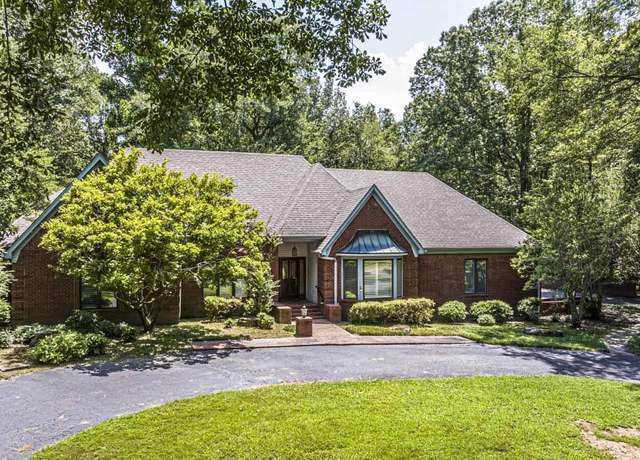 Property at 6131 Twin Oaks Dr, Millington, TN 38053, 3 beds, 2.5 baths