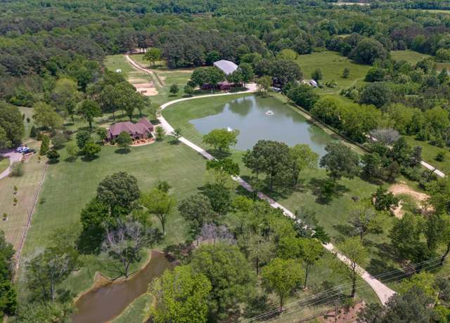 Property at 848 N Reid-hooker Rd, Unincorporated, TN 38028, 5 beds, 4.5 baths