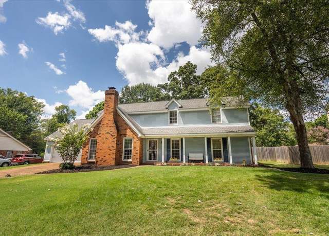 Property at 8018 Cross Village Dr, Germantown, TN 38138, 4 beds, 2.5 baths