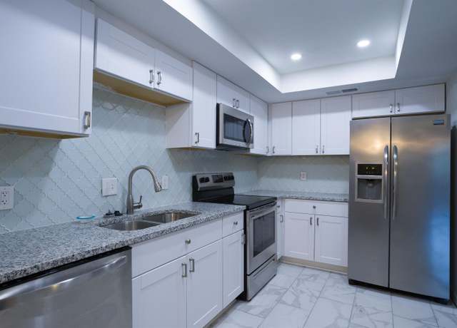 Property at 820 Creekside Dr #1, Memphis, TN 38117, 1 bed, 1 bath