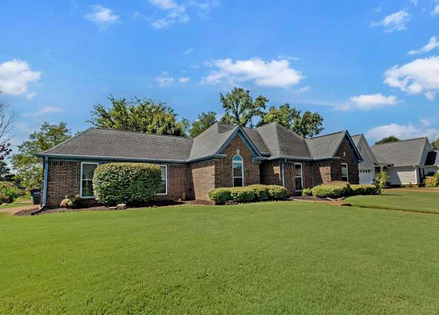 Property at 70 Oak Crest Dr, Oakland, TN 38060, 3 beds, 2 baths