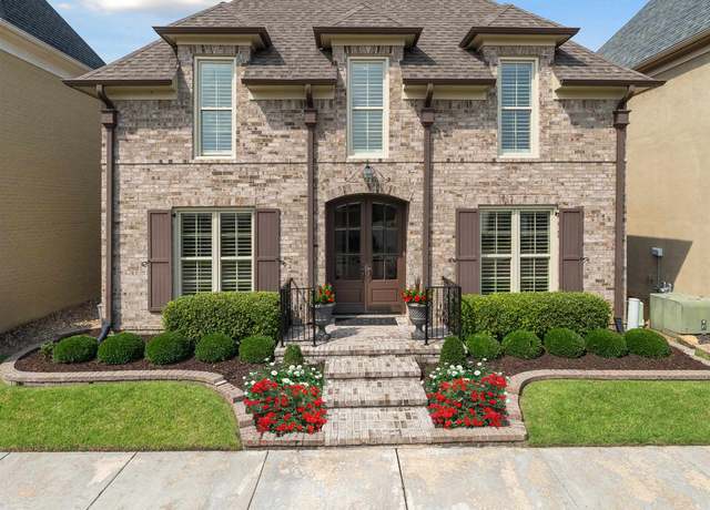Property at 8980 Arden Meadows Dr, Germantown, TN 38139, 4 beds, 3 baths
