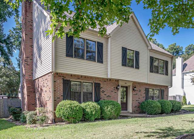 Property at 8091 Ridgetown Ln, Germantown, TN 38138, 4 beds, 2.5 baths