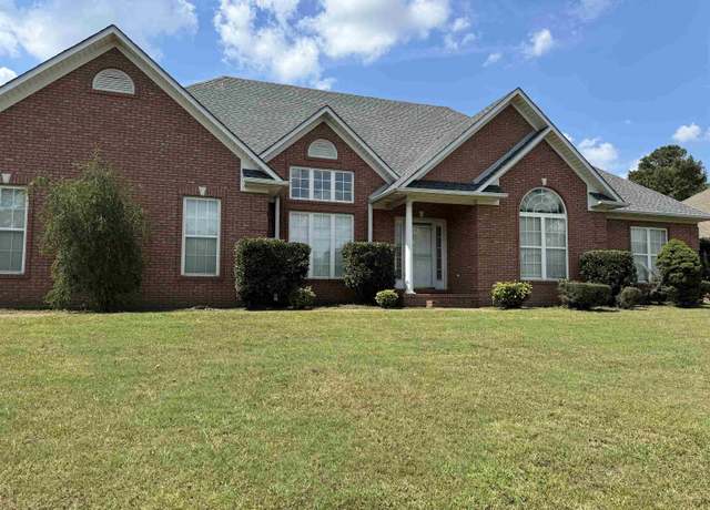 Property at 120 Woodgrove Dr, Jackson, TN 38305-6453, 3 beds, 2.5 baths