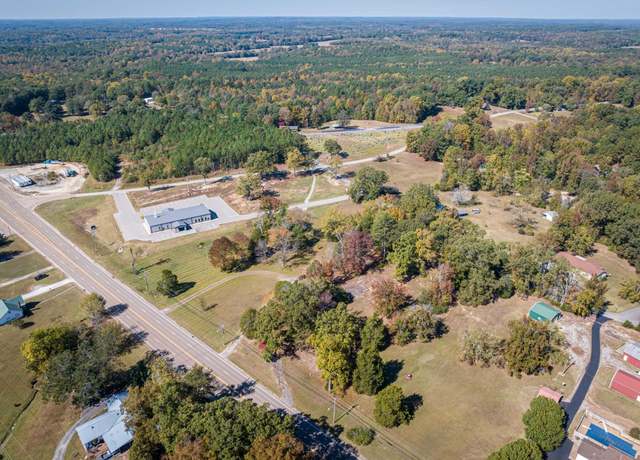 Property at 1114 W Main St, Parsons, TN 38363