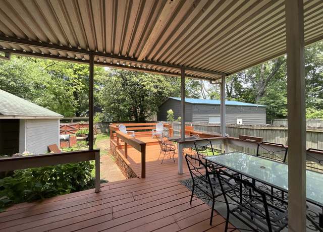 Property at 2100 Higbee Ave, Memphis, TN 38104, 4 beds, 4 baths