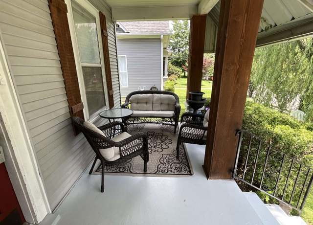 Property at 2100 Higbee Ave, Memphis, TN 38104, 4 beds, 4 baths