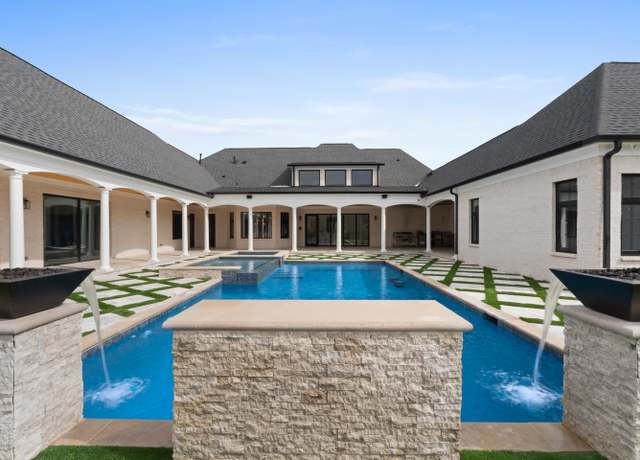 Property at 13 Shamrock Loop, Byhalia, MS 38611, 6 beds, 5.5 baths
