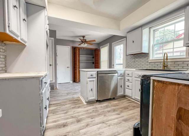 Property at 6080 Scarlet Leaf Dr, Memphis, TN 38141, 3 beds, 2 baths