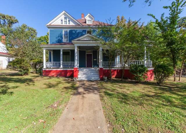 Property at 1072 N Highland Ave, Jackson, TN 38301, 5 beds, 3 baths