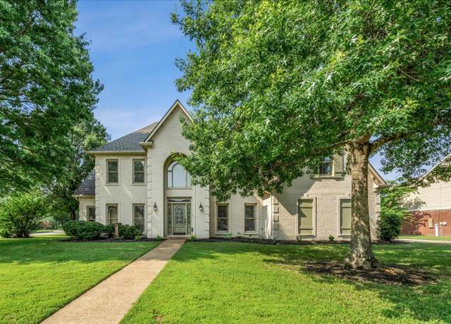 Property at 899 Newington St, Collierville, TN 38017, 5 beds, 3.5 baths