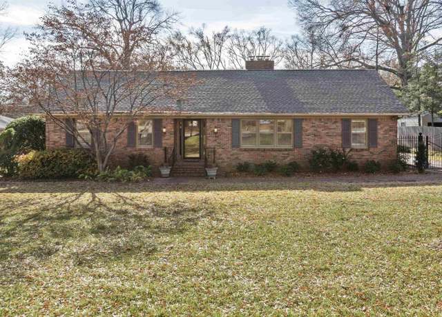 Property at 4867 Barfield Rd, Memphis, TN 38117, 4 beds, 3 baths