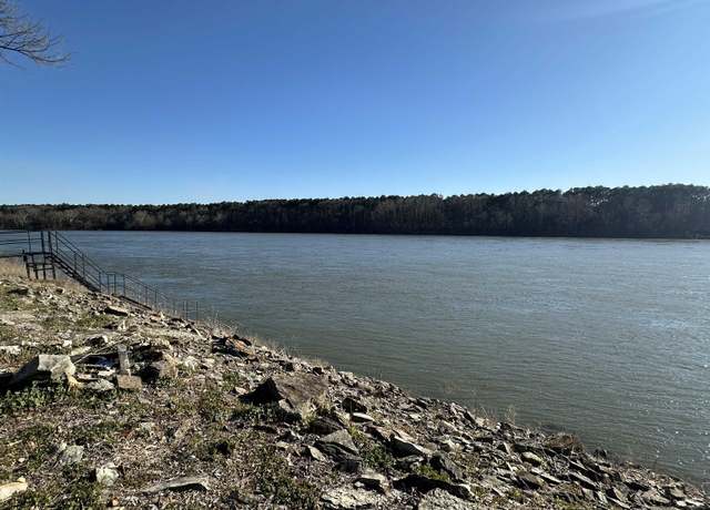 Property at 715 Arnold Ln, Savannah, TN 38372-6528