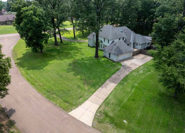 Property at 9202 Davies Plantation Rd, Bartlett, TN 38133, 6 beds, 3.5 baths