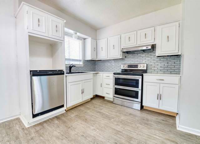 Property at 12580 Macon Rd, Unincorporated, TN 38017, 5 beds, 2 baths