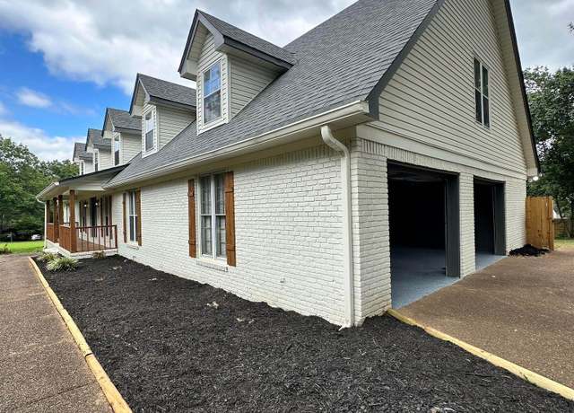 Property at 62 Colonial Dr, Jackson, TN 38305-1834, 5 beds, 3.5 baths