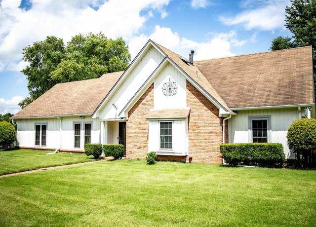 Property at 6716 Shoreline Cir, Memphis, TN 38141, 5 beds, 3 baths