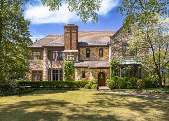 Property at 155 W Chickasaw Pkwy, Memphis, TN 38111, 6 beds, 5.5 baths
