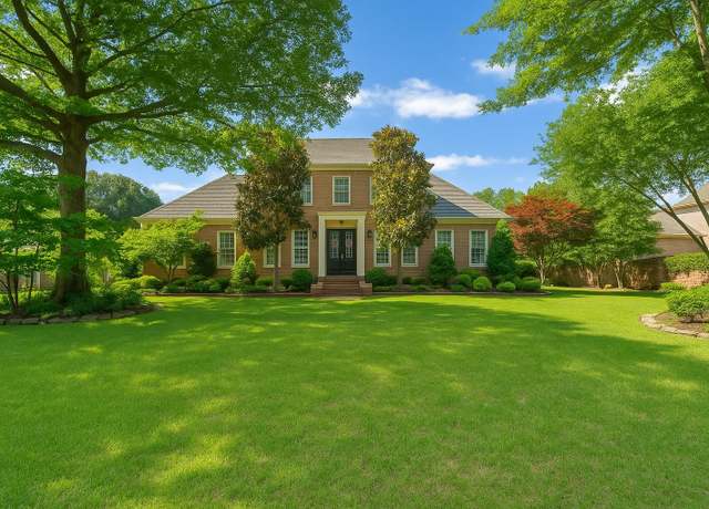 Property at 9245 Forest Estates Cv, Germantown, TN 38139, 5 beds, 4.5 baths