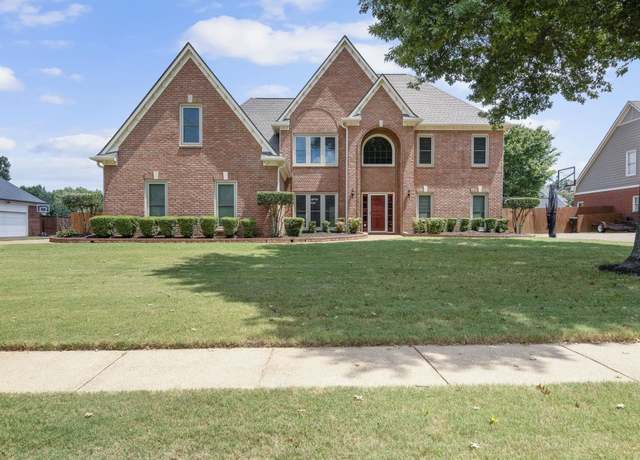 Property at 1510 Courtfield Ln, Collierville, TN 38017, 5 beds, 3.5 baths