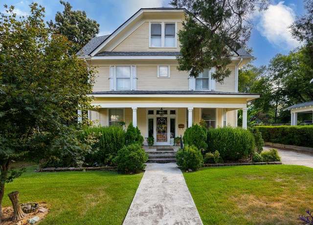 Property at 2025 Central Ave, Memphis, TN 38104, 4 beds, 2 baths