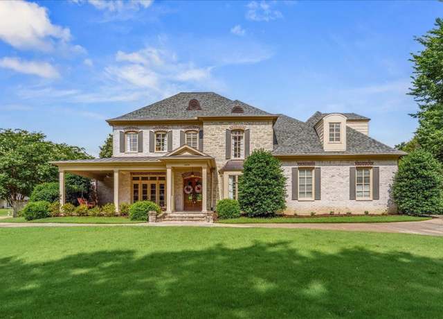 Property at 1499 Lancaster Dr, Memphis, TN 38120, 5 beds, 4 baths