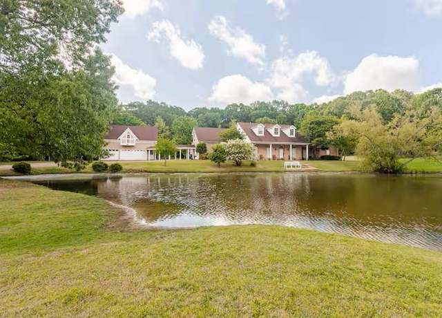 Property at 4740 Dustin Place Dr, Southaven, MS 38671, 8 beds, 5 baths