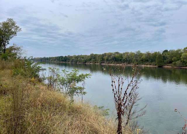 Property at 36 & 37 Colonel James Hardin Dr, Clifton, TN 38425