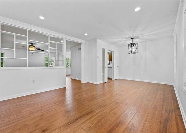 Property at 6864 Aspenhill Dr, Bartlett, TN 38135, 3 beds, 2 baths