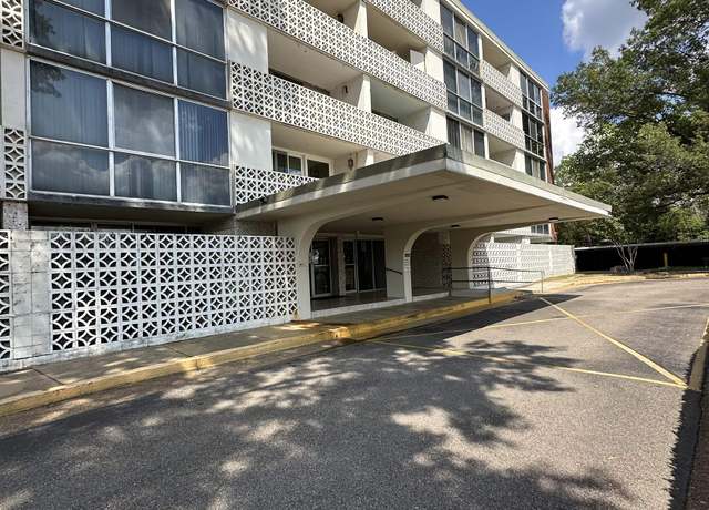 Property at 3080 Walnut Grove Rd #305, Memphis, TN 38111, 1 bed, 1 bath