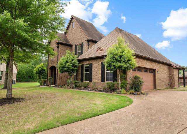 Property at 1359 Mountain Side Dr, Collierville, TN 38017, 4 beds, 3 baths