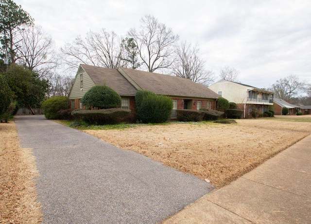 Property at 320 S Yates Rd, Memphis, TN 38120, 4 beds, 2.5 baths