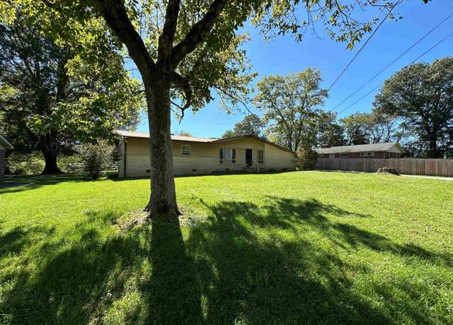 Property at 204 Lankford St, Bruceton, TN 38317-2805, 3 beds, 2 baths