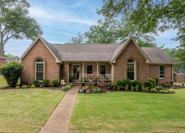 Property at 2477 Fairway Oaks Dr, Bartlett, TN 38134, 3 beds, 2 baths